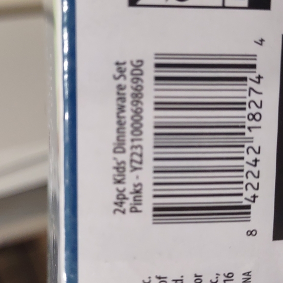 24 Piece Kids Dinnerware Set - Picture 3 of 3